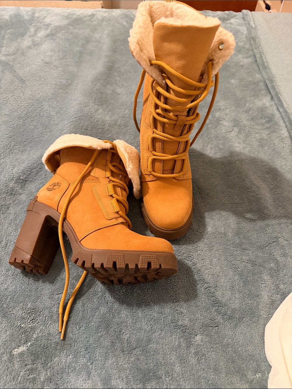 Timberland Wheat Lace-Up Sherpa Heeled Lug Boots